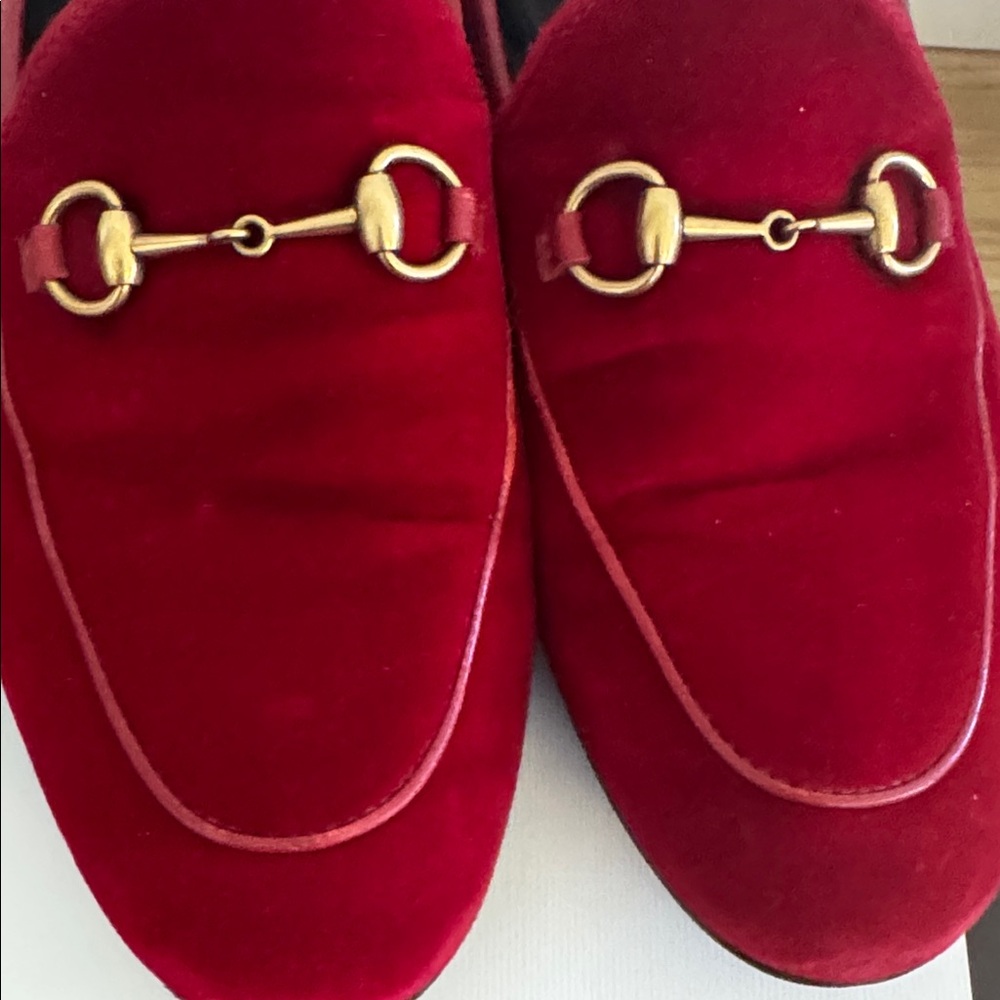Gucci Red Velvet Horsebit Loafers - Picture 2 of 7